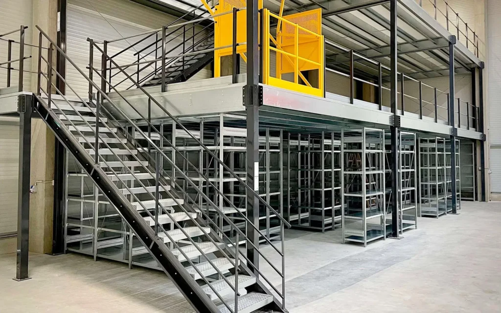 lagerbuehne large 01